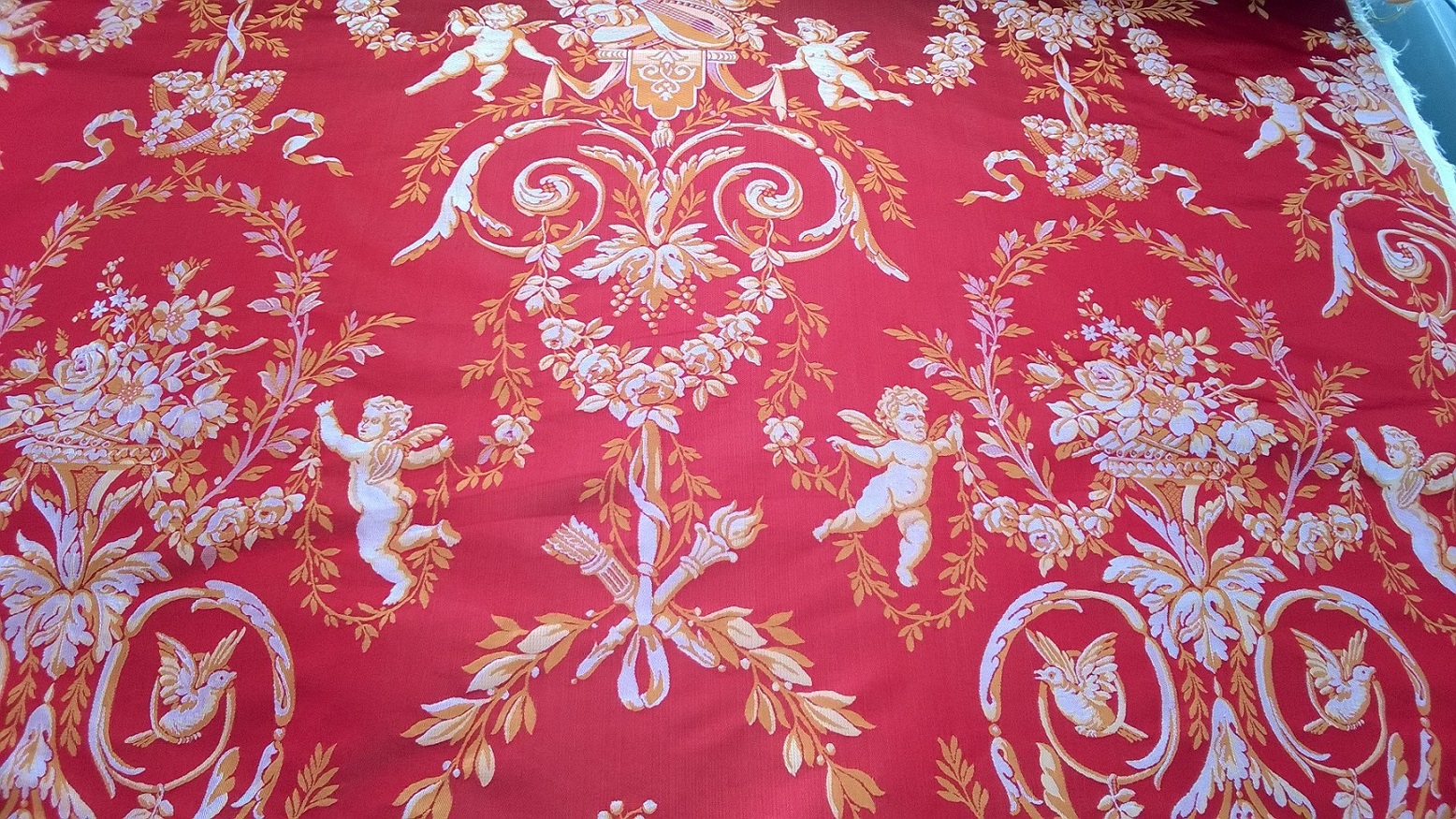 Angeli_rosso